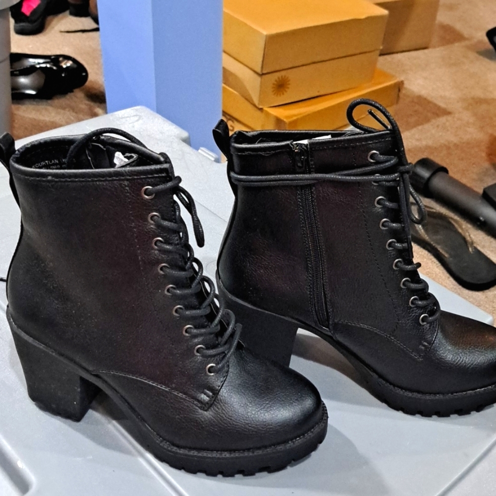 Chunky heels Boot